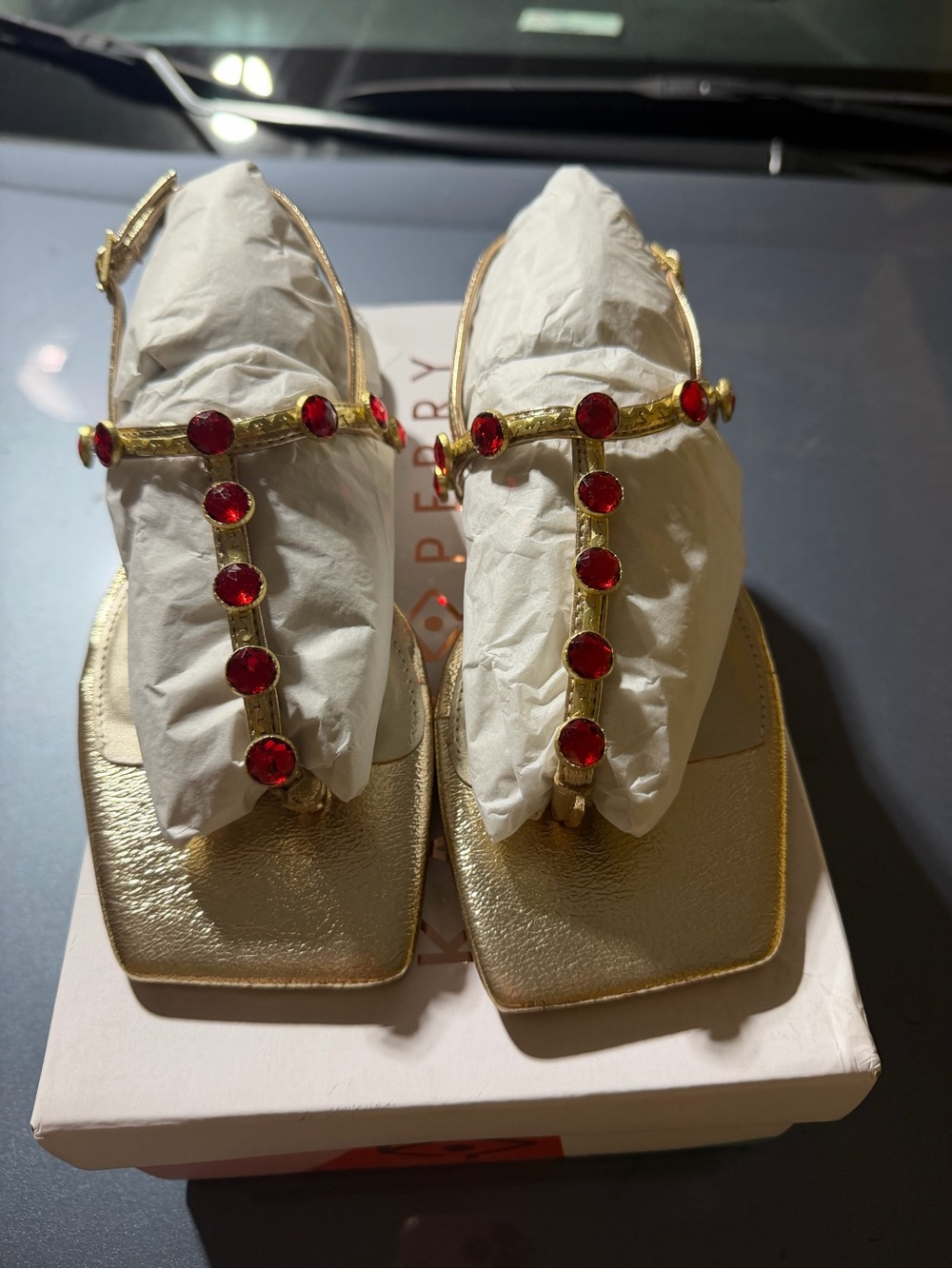“New” Katy Perry CAMIE Gold Gemstone Women's T-Strap Sandals size5